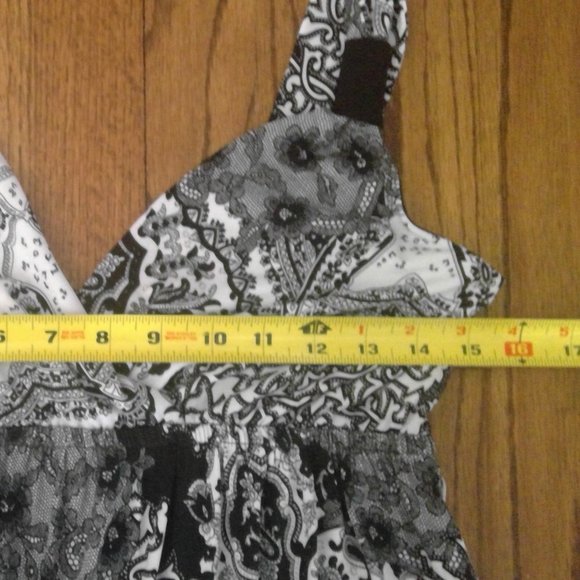 Black and White Maxi Dress - Picture 9 of 10